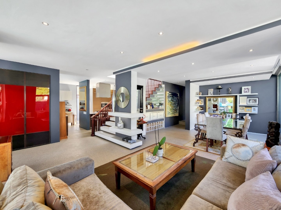 5 Bedroom Property for Sale in Fresnaye Western Cape